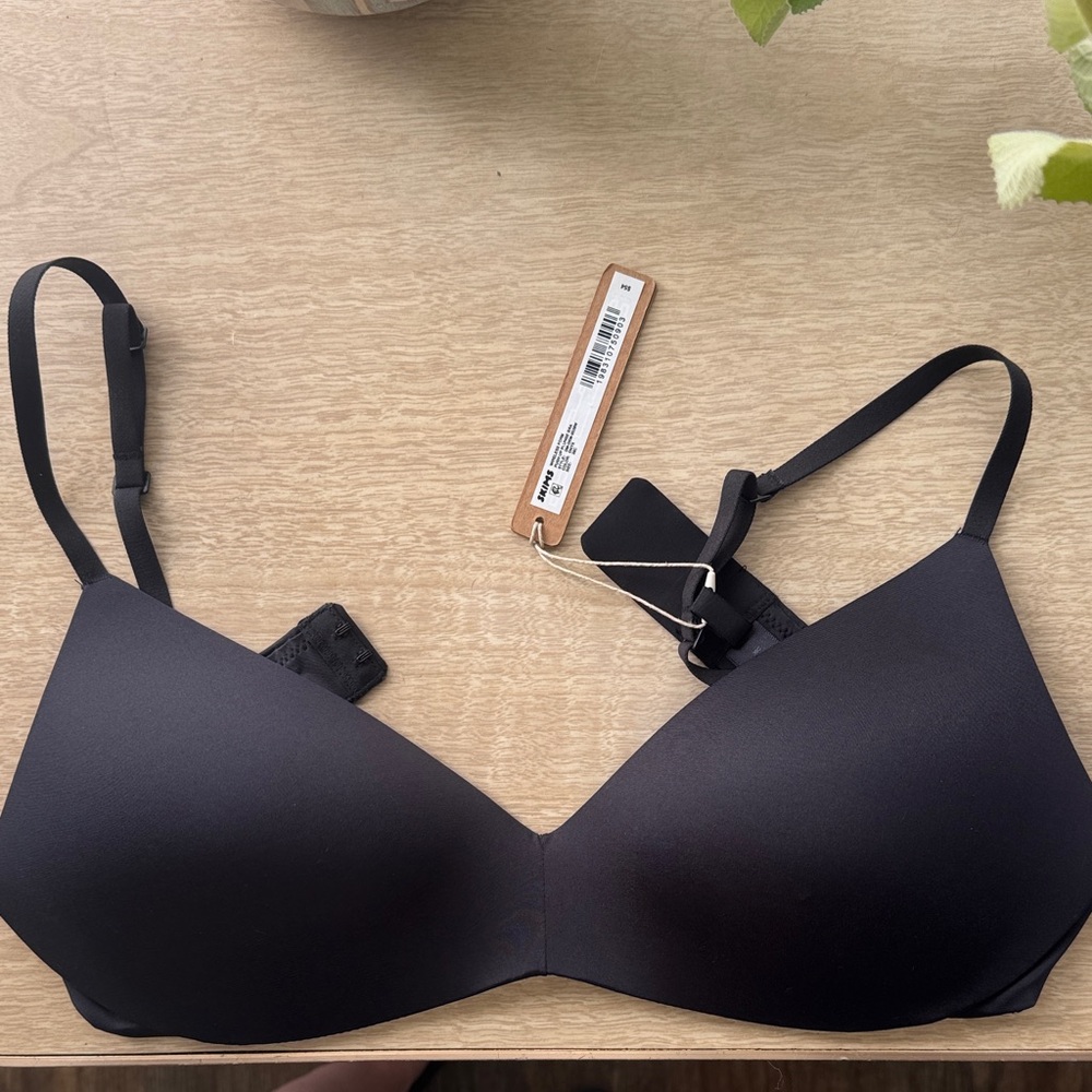 SKIMS Black Moulded Wire-Free T-Shirt Bra